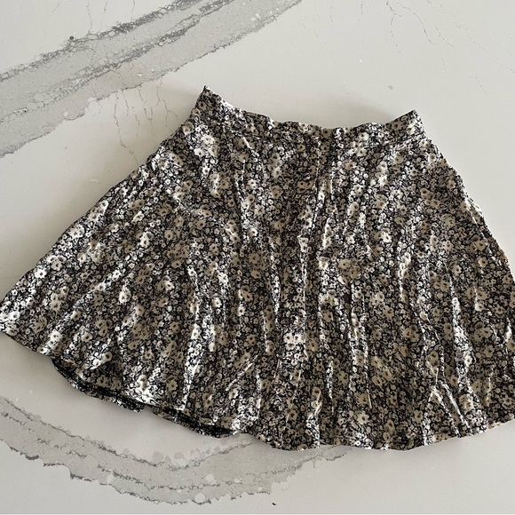 John Galt Floral Mini Skirt - Picture 2 of 7